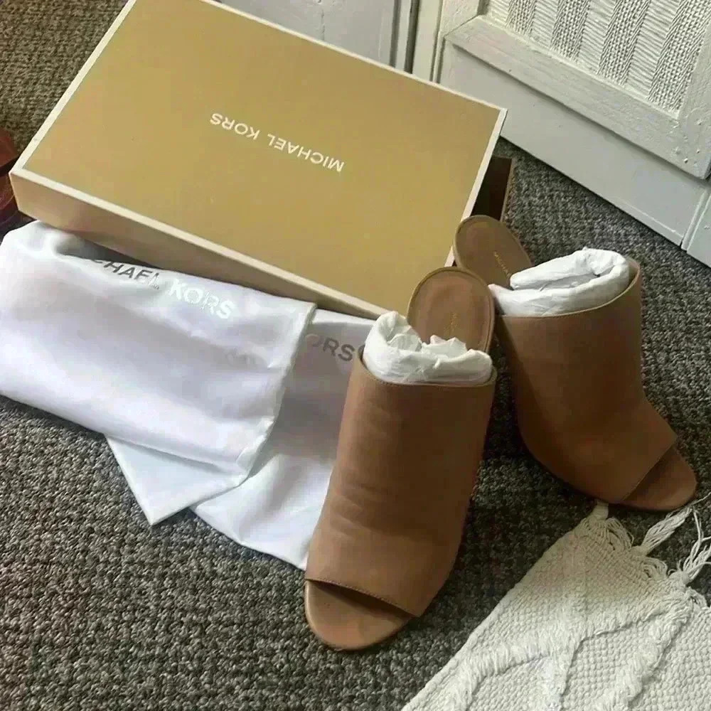 Michael Kors Collection Nude Mule Pumps sz 10 - Picture 9 of 10